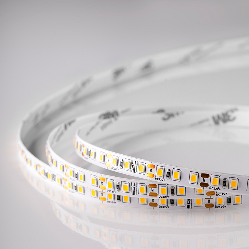 استریپ وایرلس ۱۲ ولت EDC با توان ۱۰ وات و تراکم ۱۲۰ ال‌ای‌دی، گزینه‌ای مطمئن و کارآمد برای نورپردازی داخلی دقیق و اقتصادی با نوری یکنواخت و ملایم است.